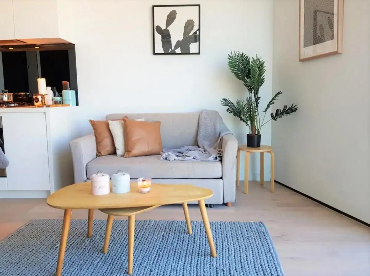 Stunning Melbourne CBD Apartment — 2