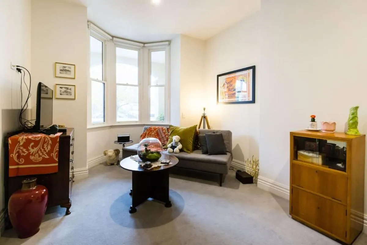 Stunning One Bedroom Apartment in Fitzroy — 5