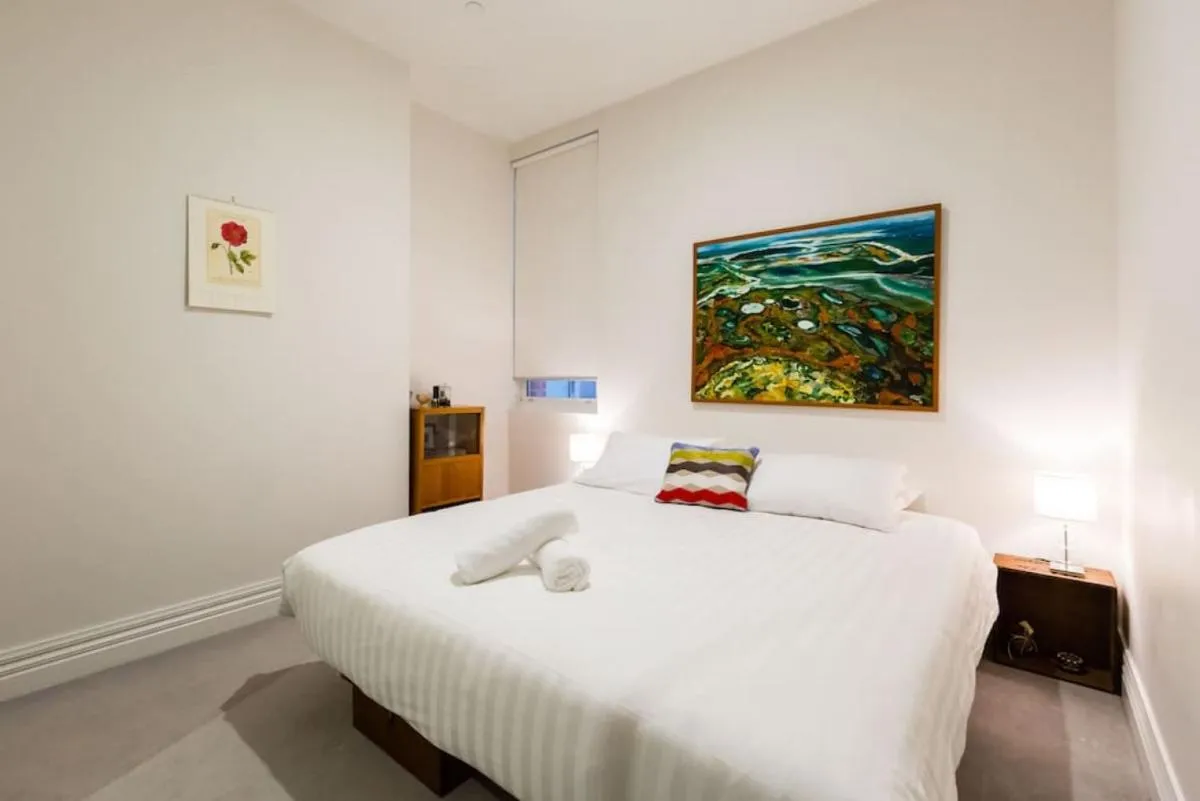 Stunning One Bedroom Apartment in Fitzroy — 2