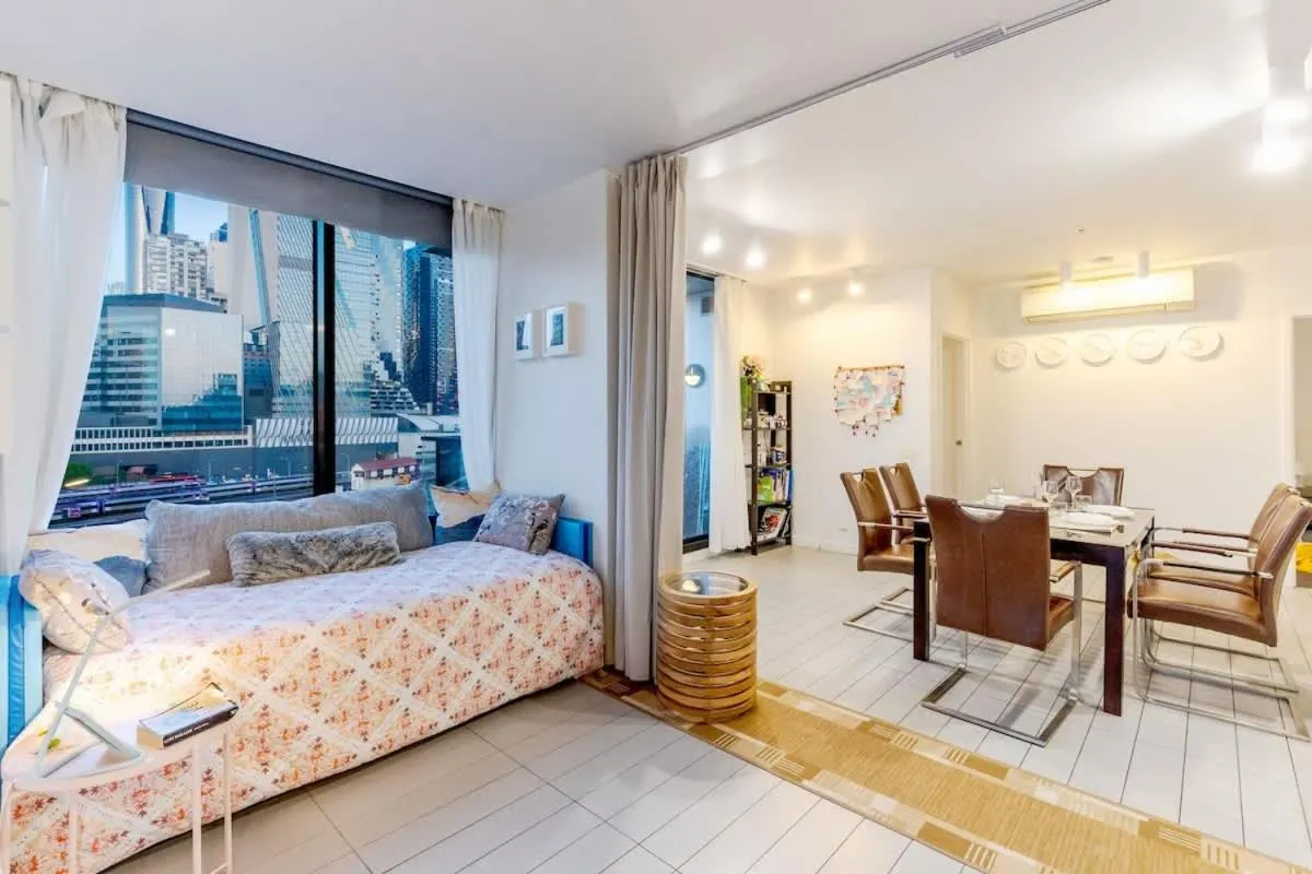 Stunning View 2B APT Free Parking in Dockland — 2