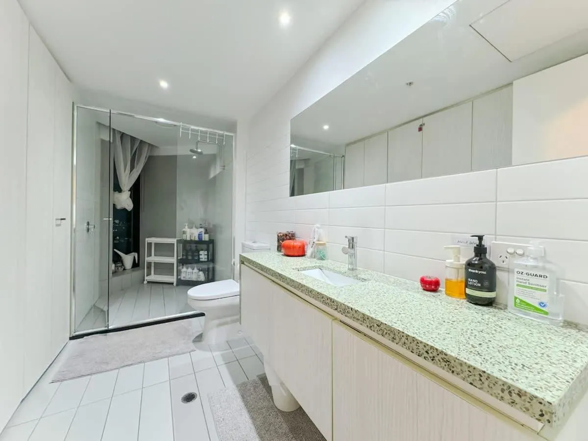 Stunning View 2B APT Free Parking in Dockland — 3