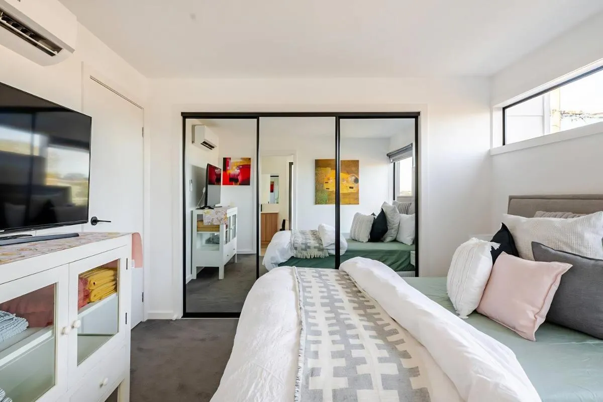 Stunning, modern, two-story detached townhouse — 2