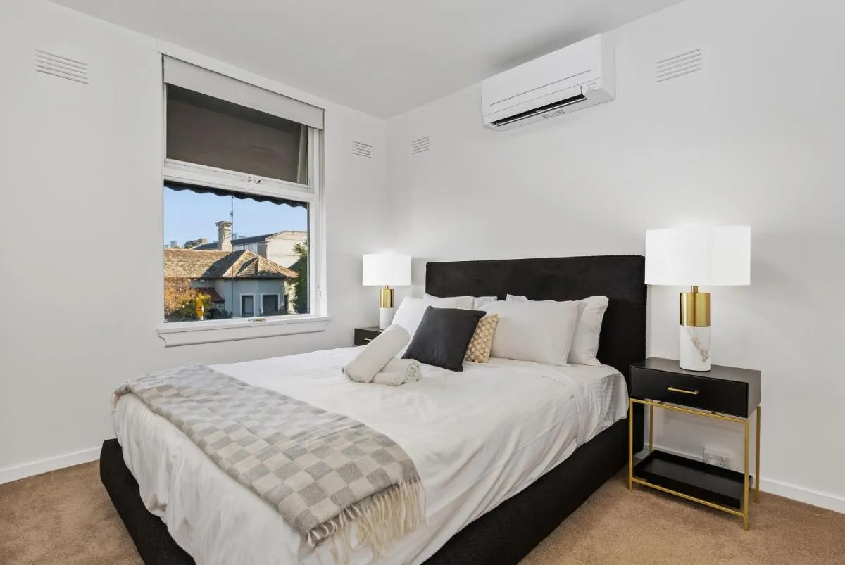 Stylish 1BR near MCG and Rod Laver Arena w Parking — 2