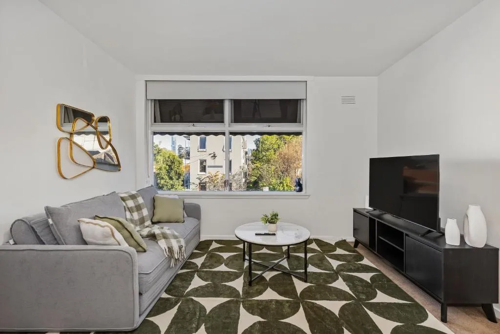 Stylish 1BR near MCG and Rod Laver Arena w Parking