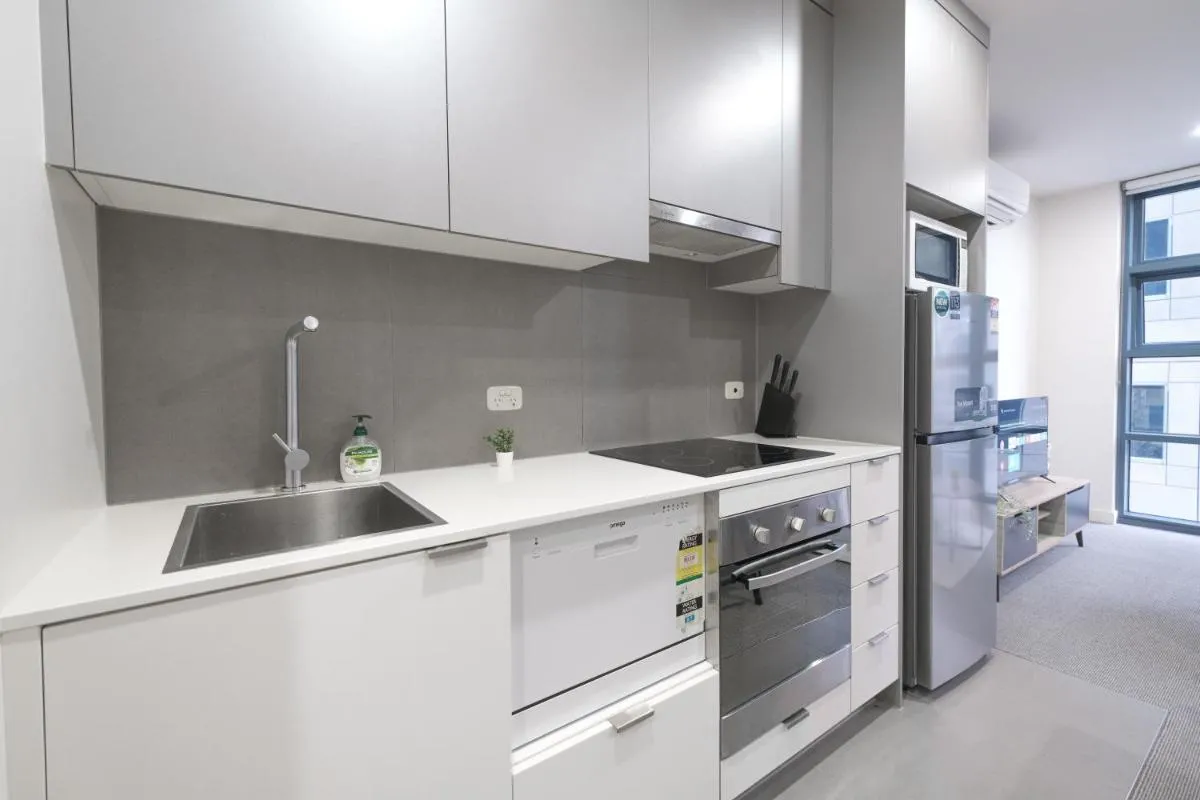 Stylish 1br Apt In The Heart Of Mel Cbd — 4