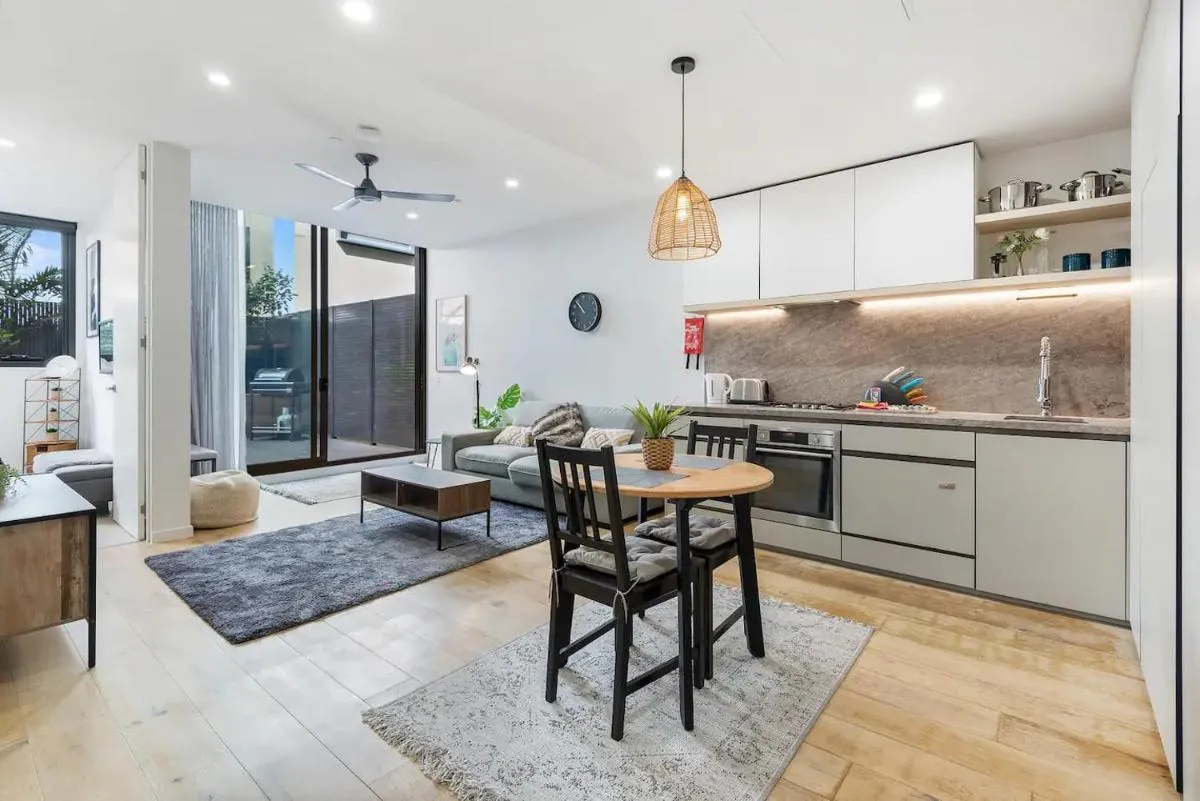 Stylish One BD Hideaway in Essendon — 5