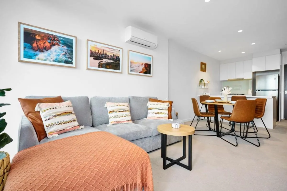 Stylishly Designed 2BR Apartment w Car Park — 5
