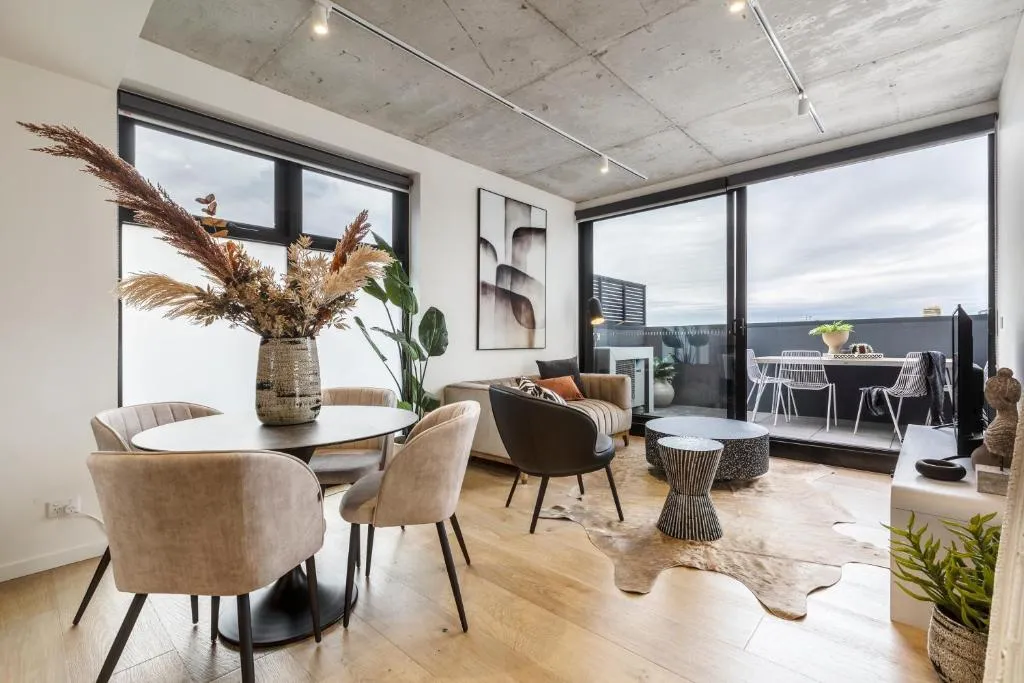 Suave Condo in Trendy PrahranSteps to Greville St