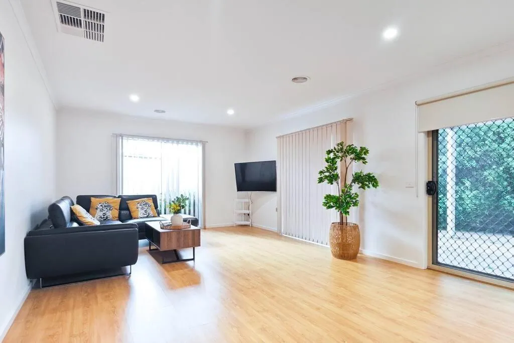 Suburb best family house Melbourne east — 5