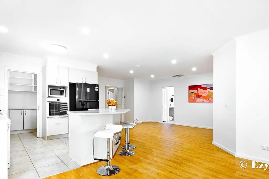 Suburb best family house Melbourne east — 4