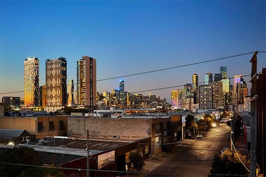 Superb City Views – Apartment, work or just relax!