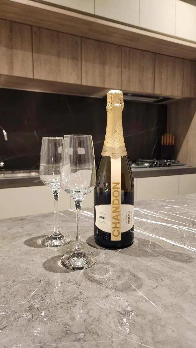 Superior 3 Bedroom Apartment in Melbourne CBD — 5