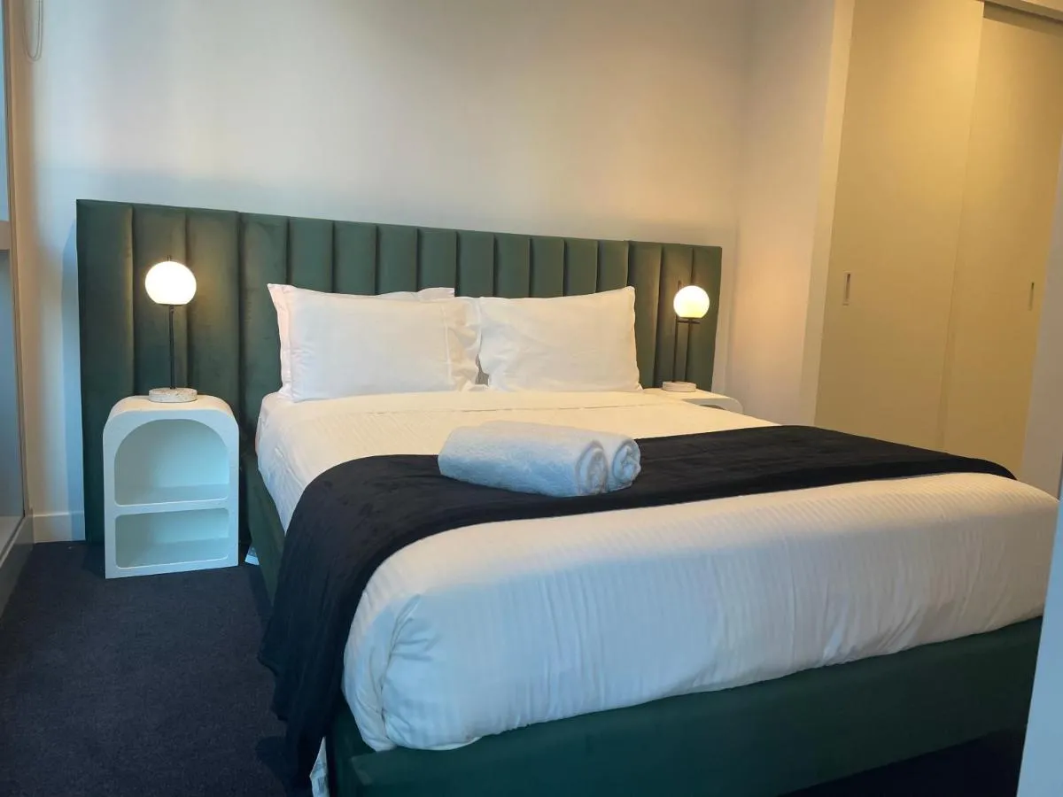 Superior 3 Bedroom Apartment in Melbourne CBD — 3