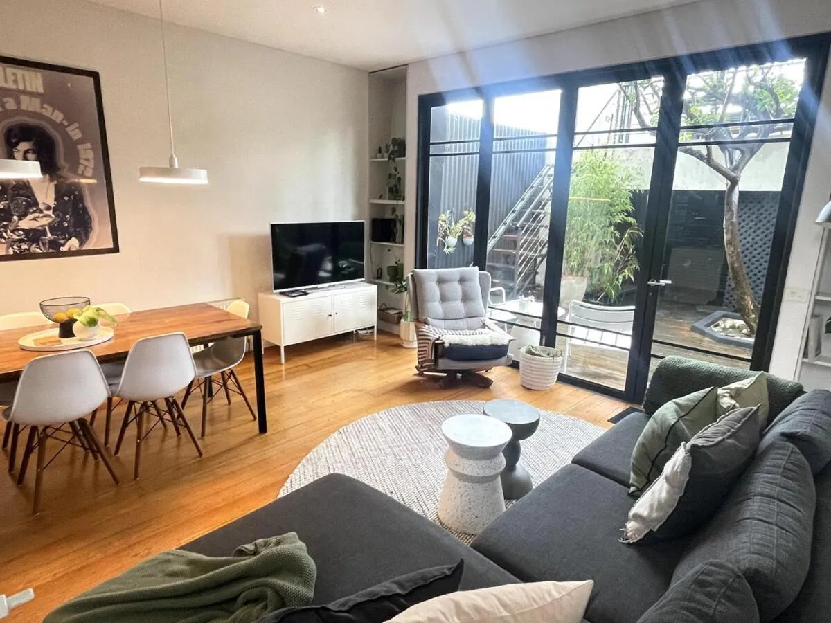 TWO FIVE ZERO RICHMOND four bedroom cityviews lockup garage — 5