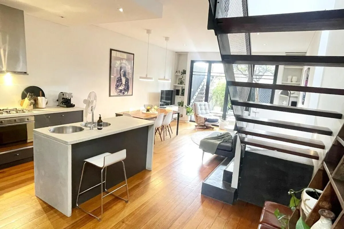 TWO FIVE ZERO RICHMOND four bedroom cityviews lockup garage — 4