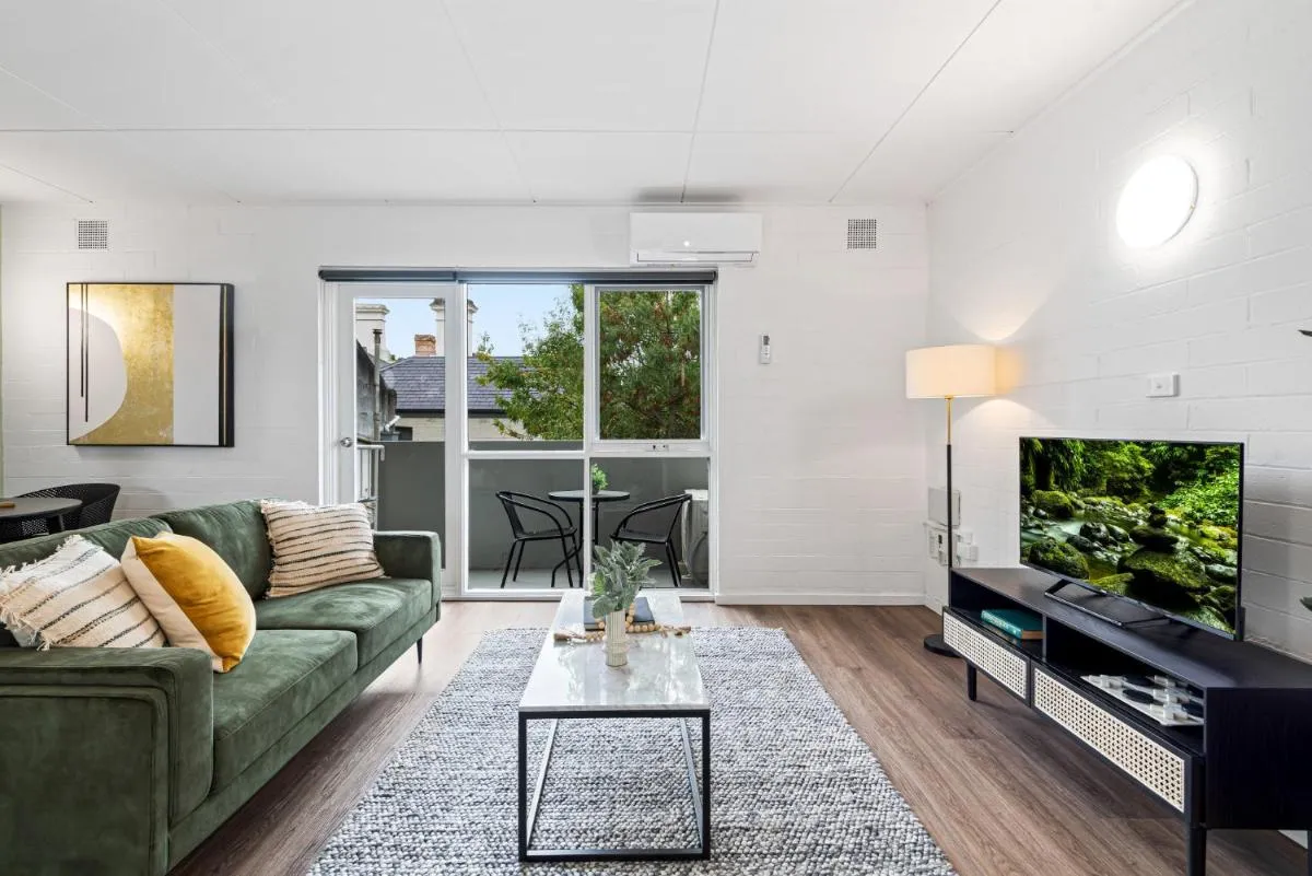 Tasteful 1-Bed Apartment with Balcony Seating — 5