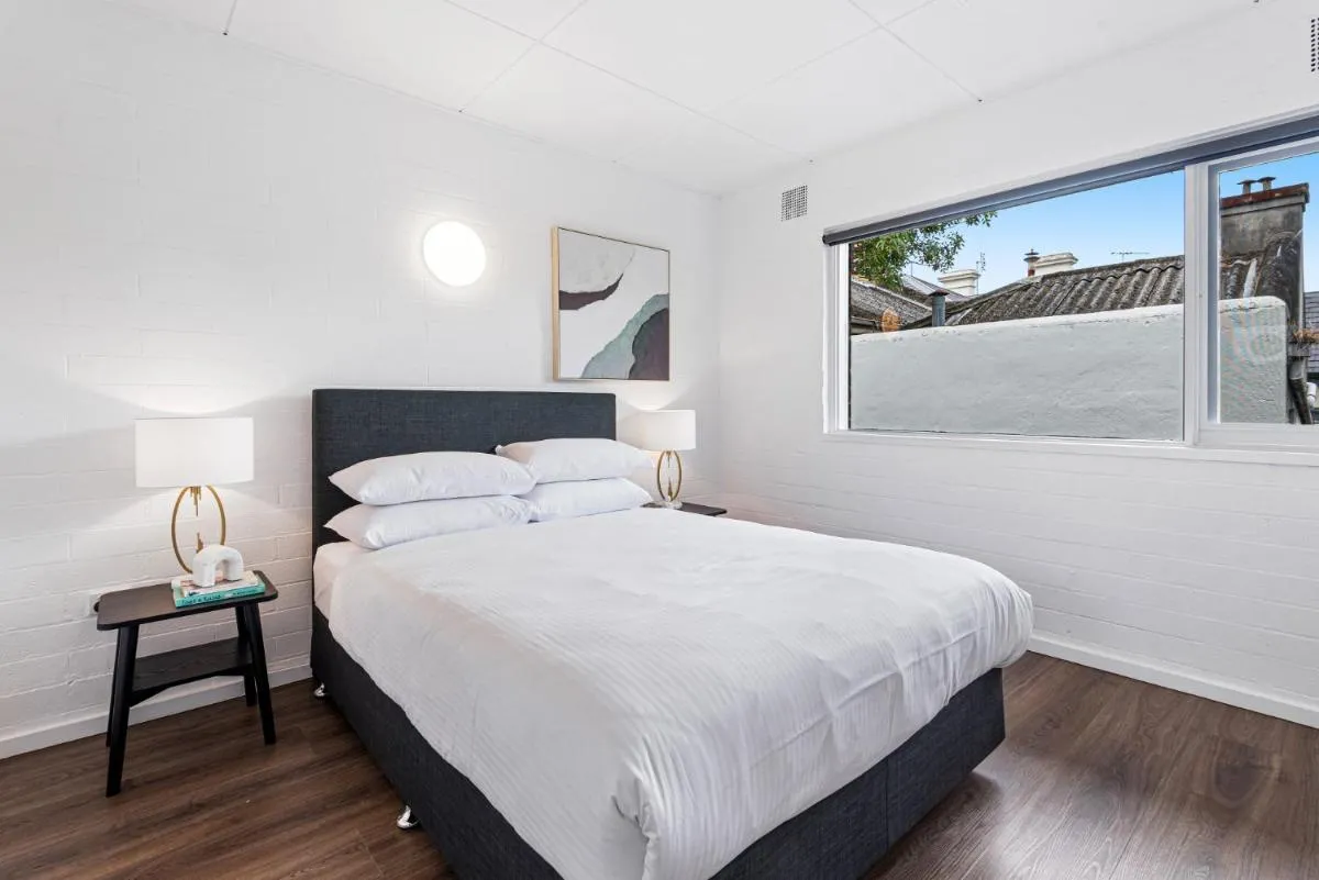 Tasteful 1-Bed Apartment with Balcony Seating — 2