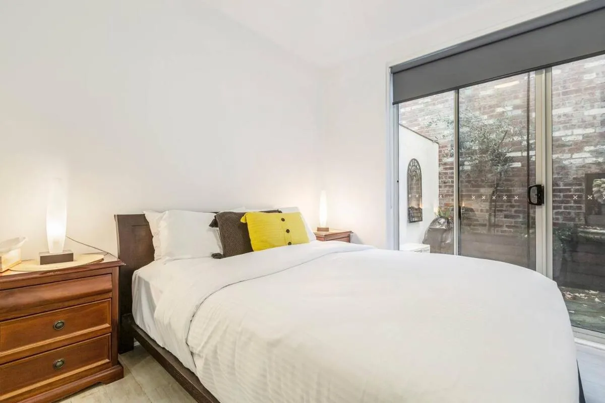 ‘The Courtyard Chateau’ Fresh and Modern off Toorak Rd — 2