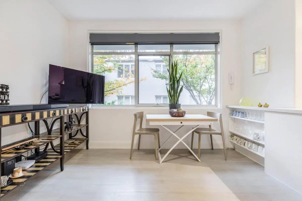 ‘The Courtyard Chateau’ Fresh and Modern off Toorak Rd — 5