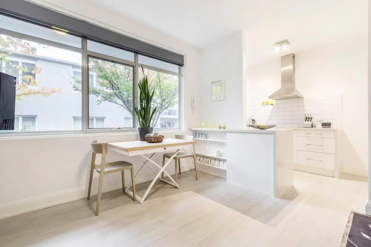 ‘The Courtyard Chateau’ Fresh and Modern off Toorak Rd — 4