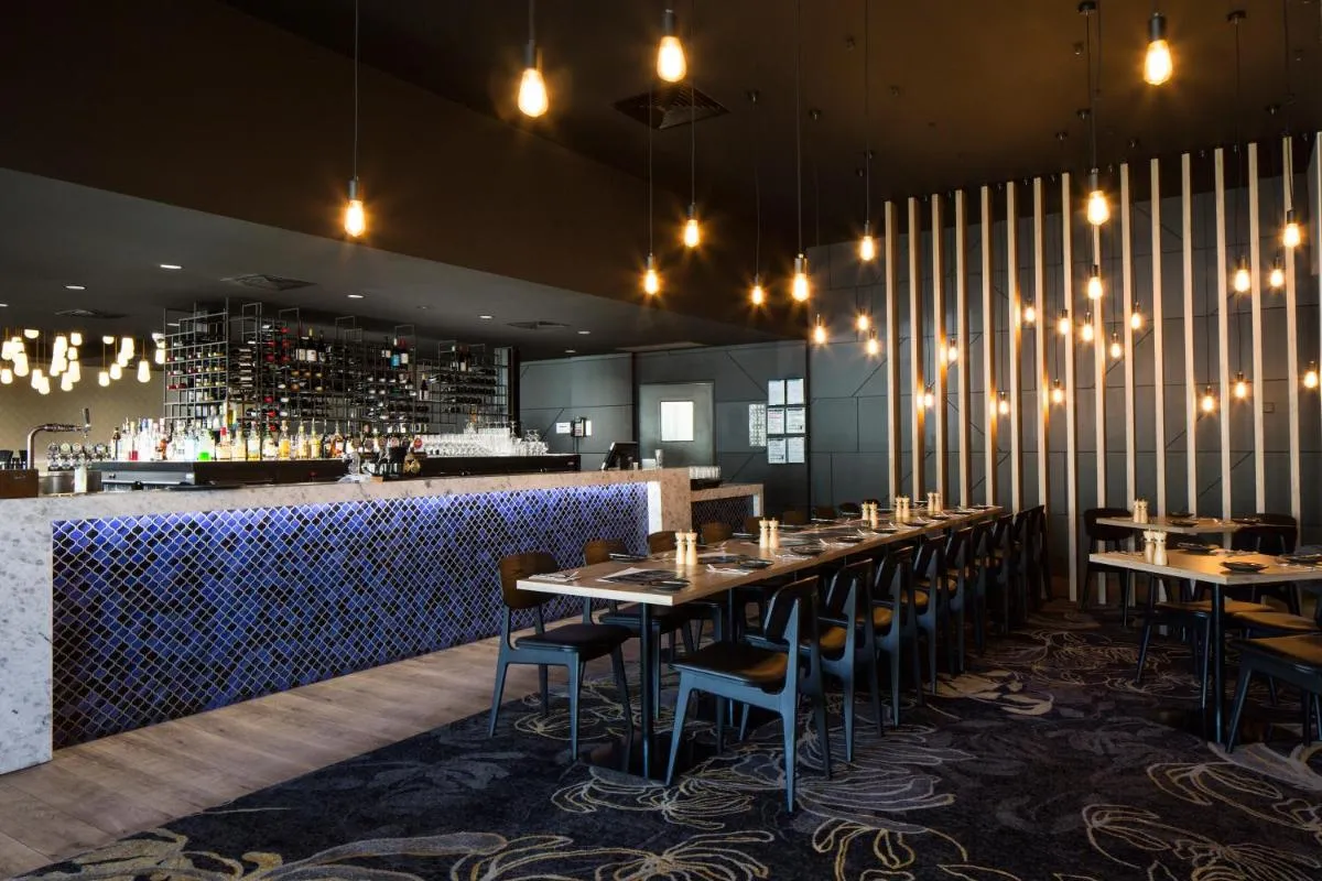 The Dingley Hotel — 5