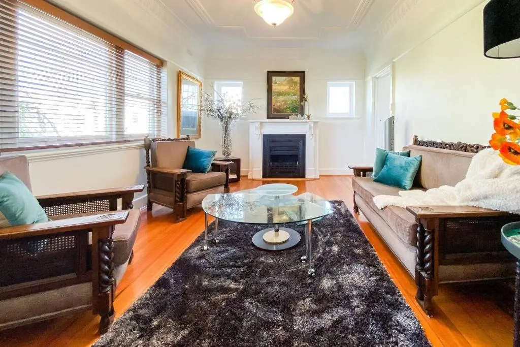 ‘The Gables’ Stylish Victorian Beachfront Abode