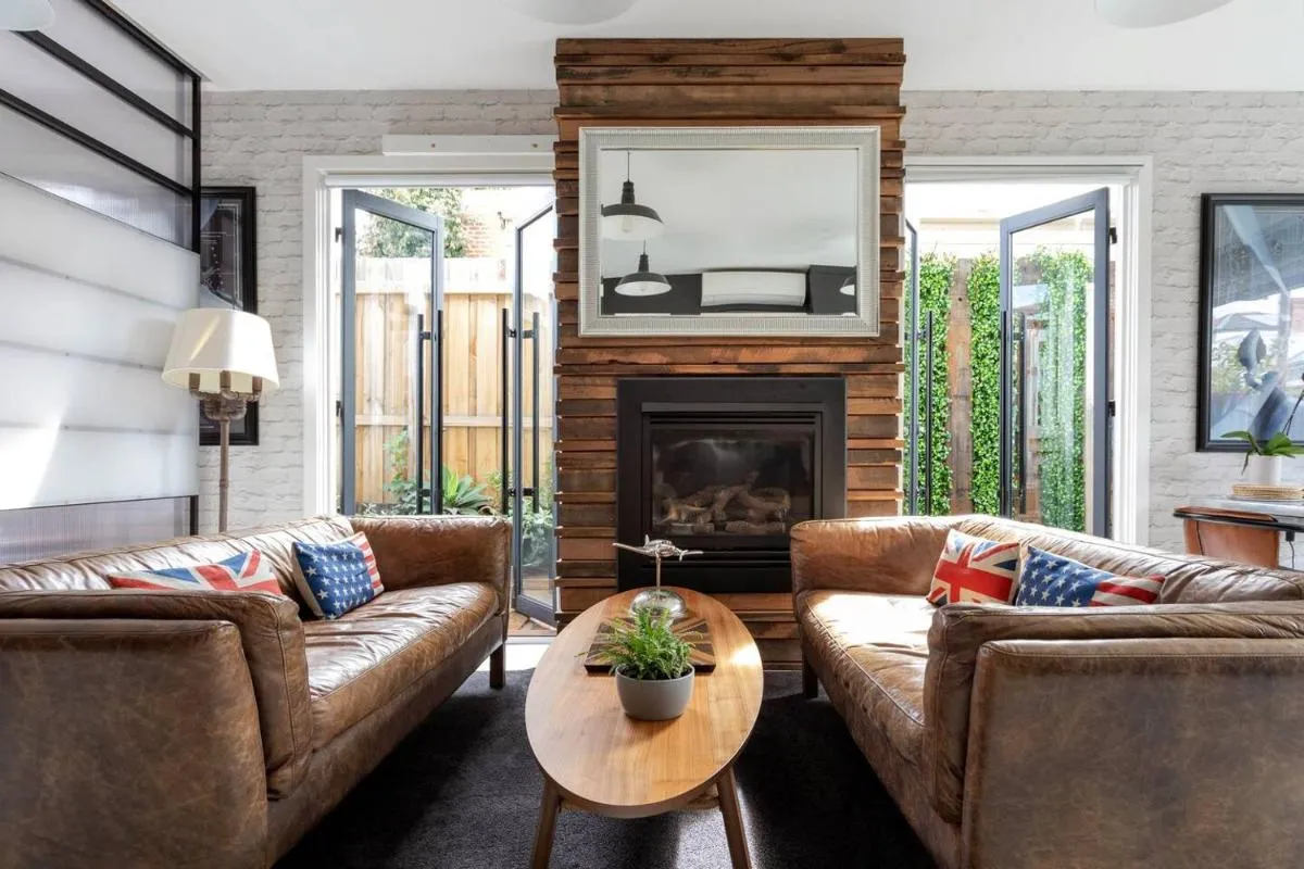 The Kings Domain at The House of Windsor by Ready Set Stay – Ground Level — 4
