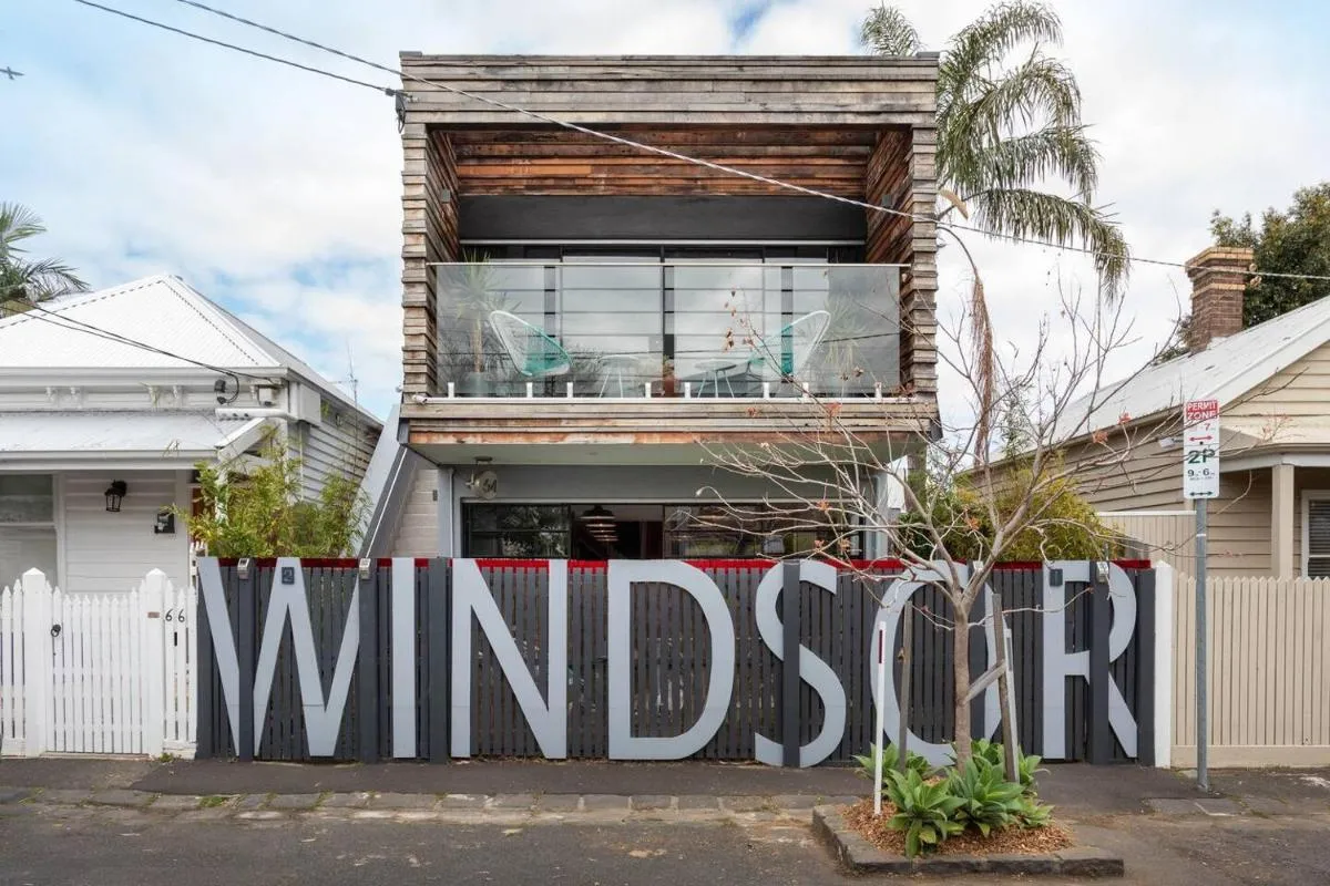 The Kings Domain at The House of Windsor by Ready Set Stay – Ground Level — 5
