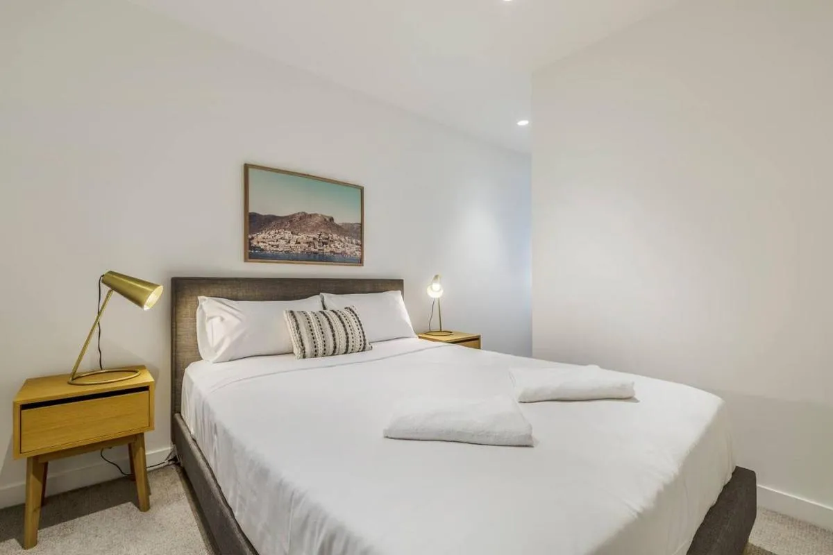 The Nest in The West – Inner-city Sophistication — 2