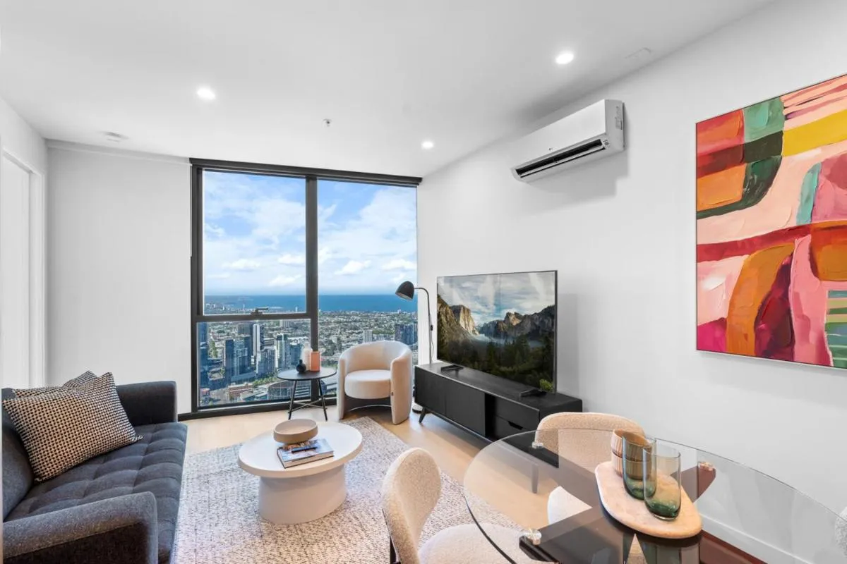 The Skyline – 68F 2B1B Skyhome opposite Southern Cross Station inside Free Tram Zone — 5