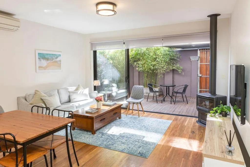 ‘The Stylish Victorian’ Indoor-outdoor Local Living
