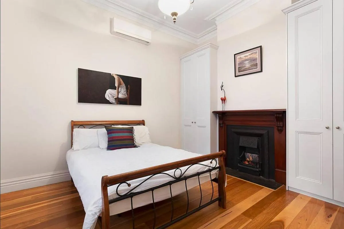 ‘The Stylish Victorian’ Indoor-outdoor Local Living — 2