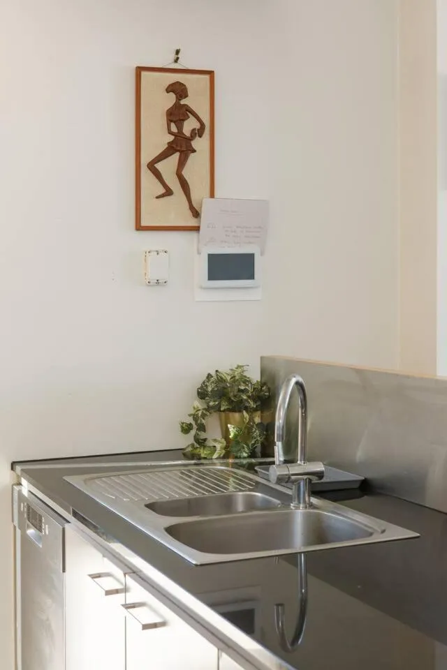 ‘The View at Docklands’ Resort style City Living — 4