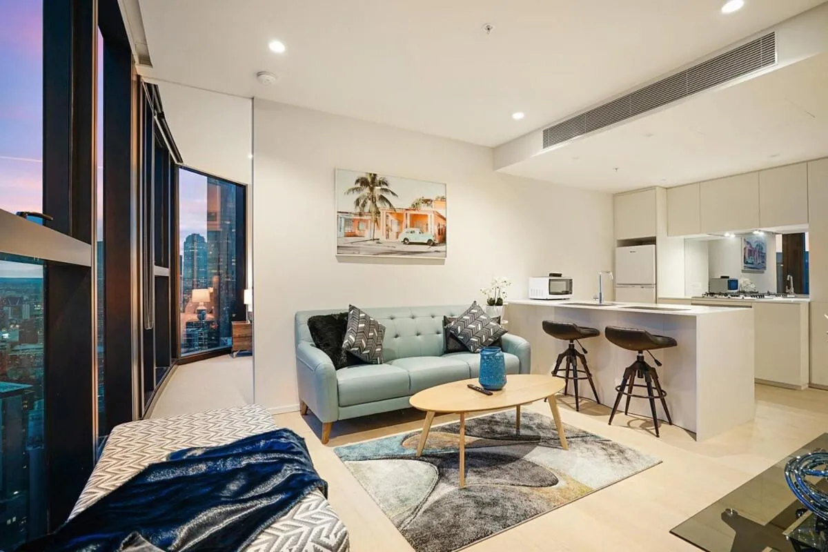 Top-Tier 2 bdrm City View Southbank Apt 47th floor — 4