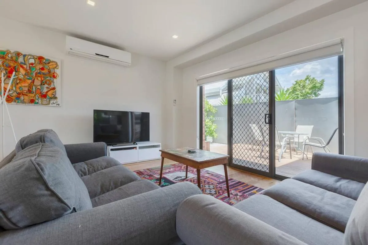 Trendy and Spacious Brunswick Stay with Outdoor Deck — 5