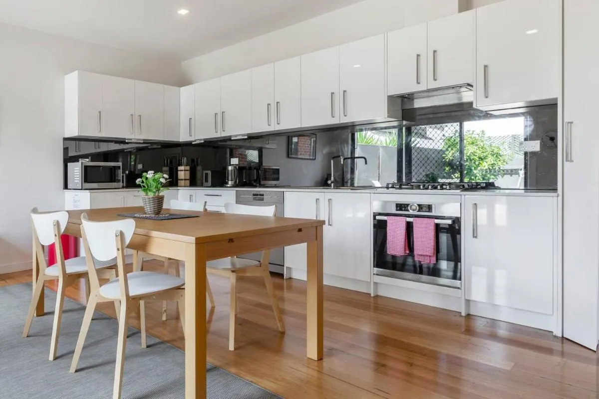 Trendy and Spacious Brunswick Stay with Outdoor Deck — 3