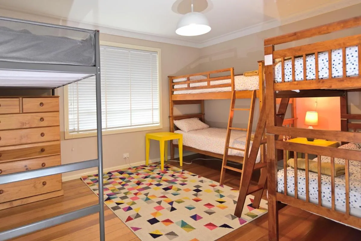 Two Pines, whole home in Tullamarine near airport! — 2
