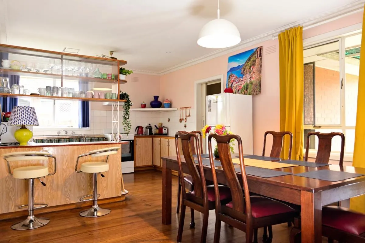 Two Pines, whole home in Tullamarine near airport! — 4