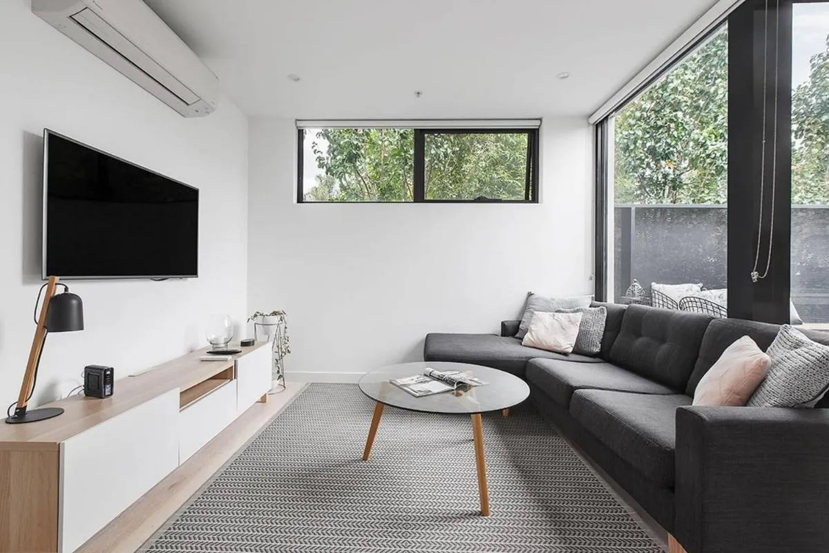 Urban Design meets Coastal Convenience in St Kilda — 5
