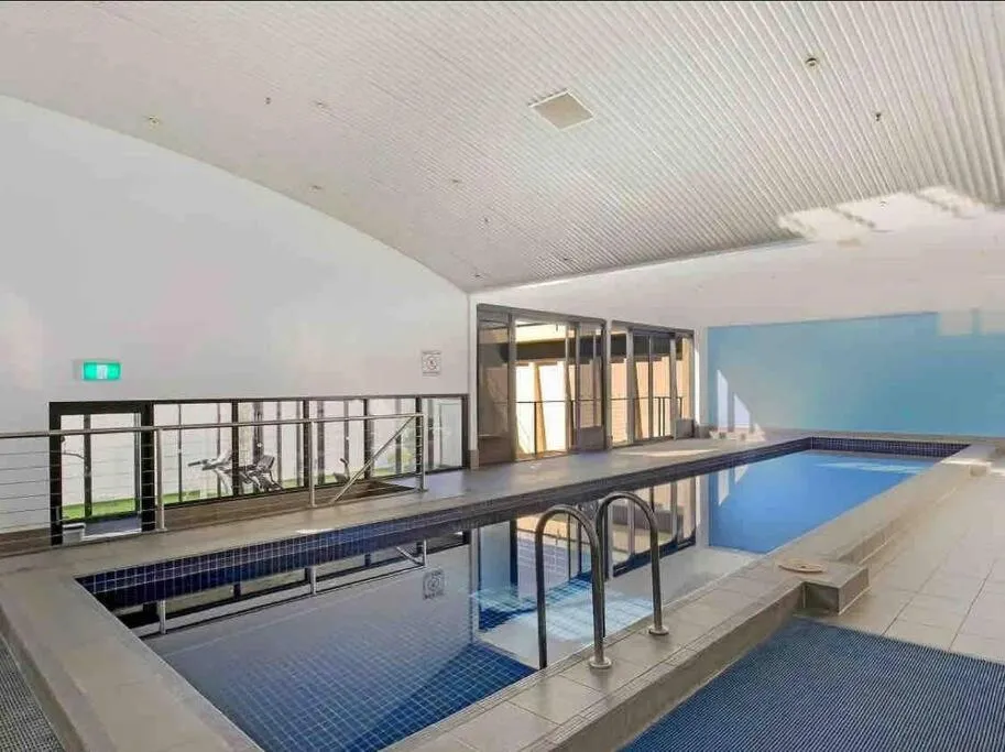 “Urban Oasis ” Central emporium apt ,Free Parking — 3