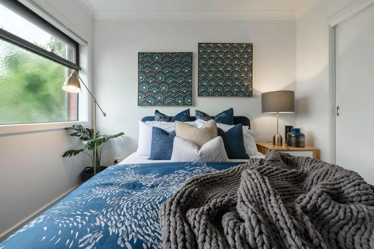 VAQUAY Contempo In Flemington — 2