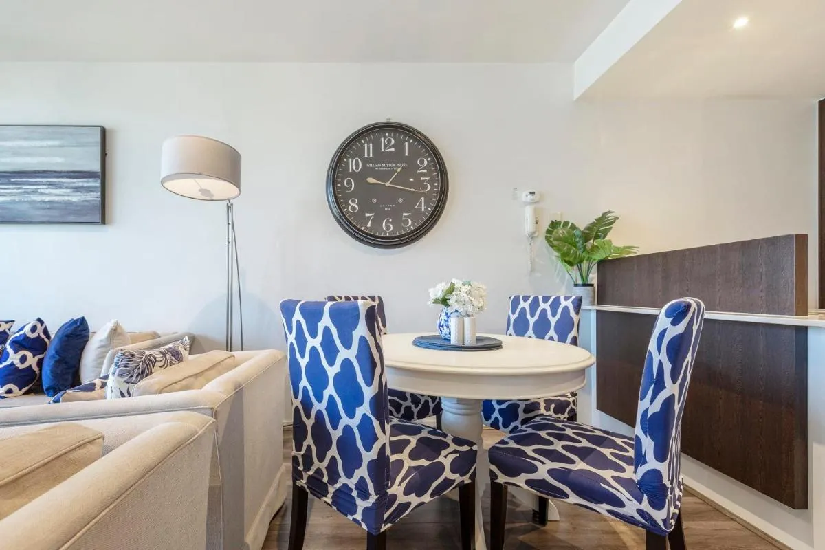 VAQUAY Glamptons In Docklands — 5