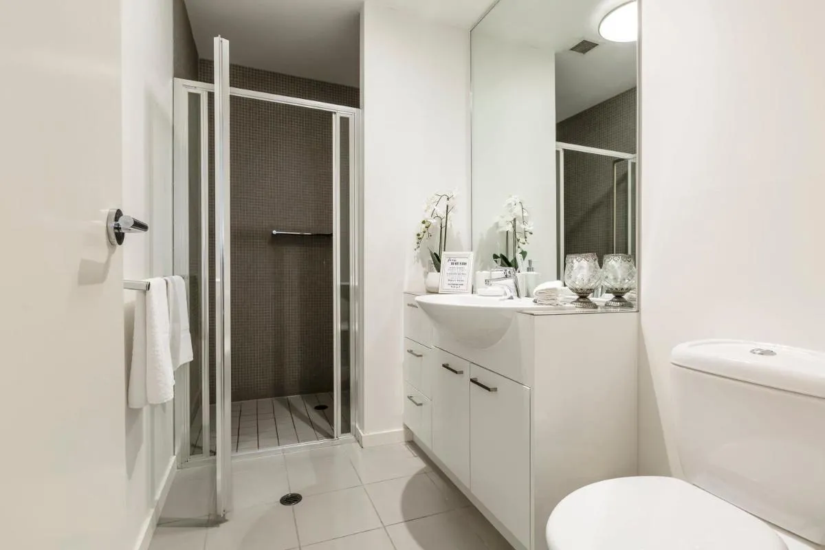VAQUAY Glamptons In Docklands — 3