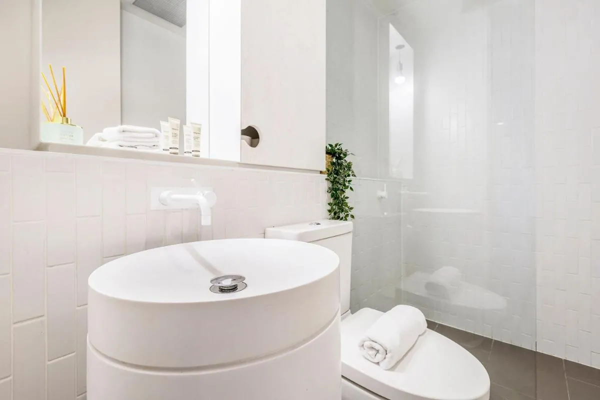 VAQUAY Imperial In Southbank — 3