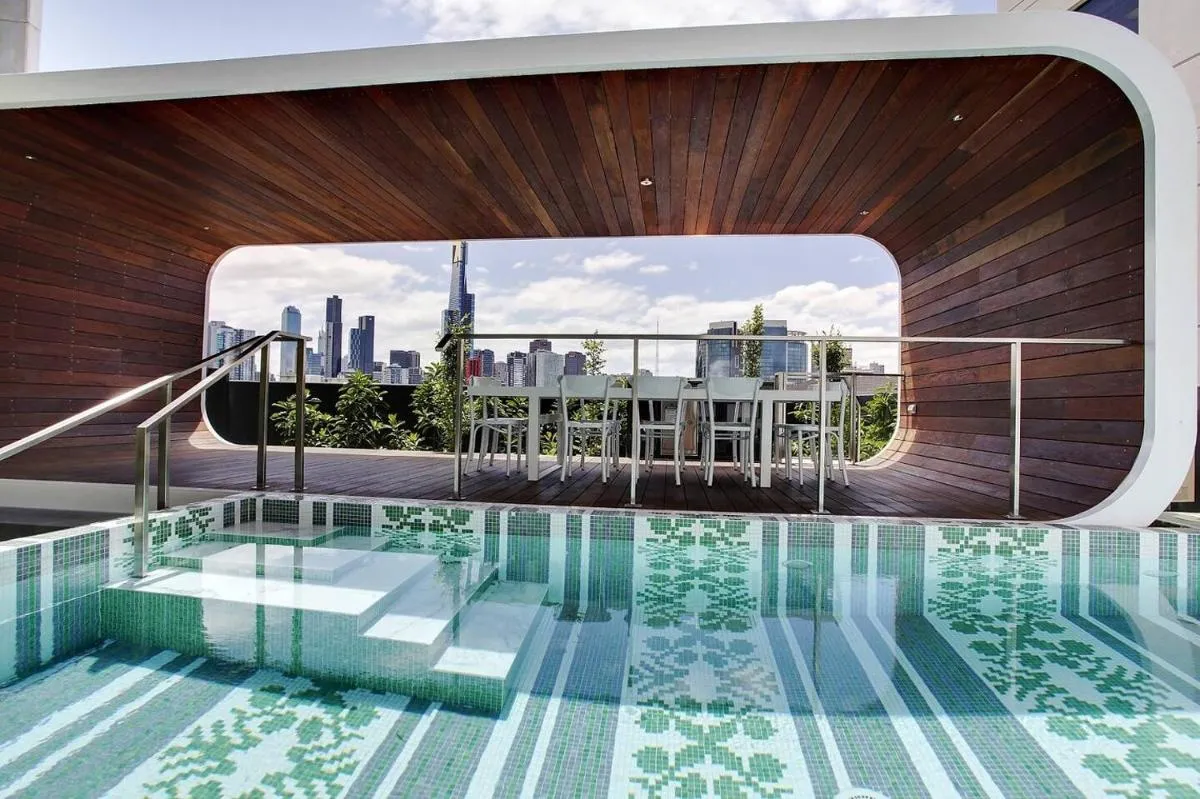 VAQUAY Imperial In Southbank — 4