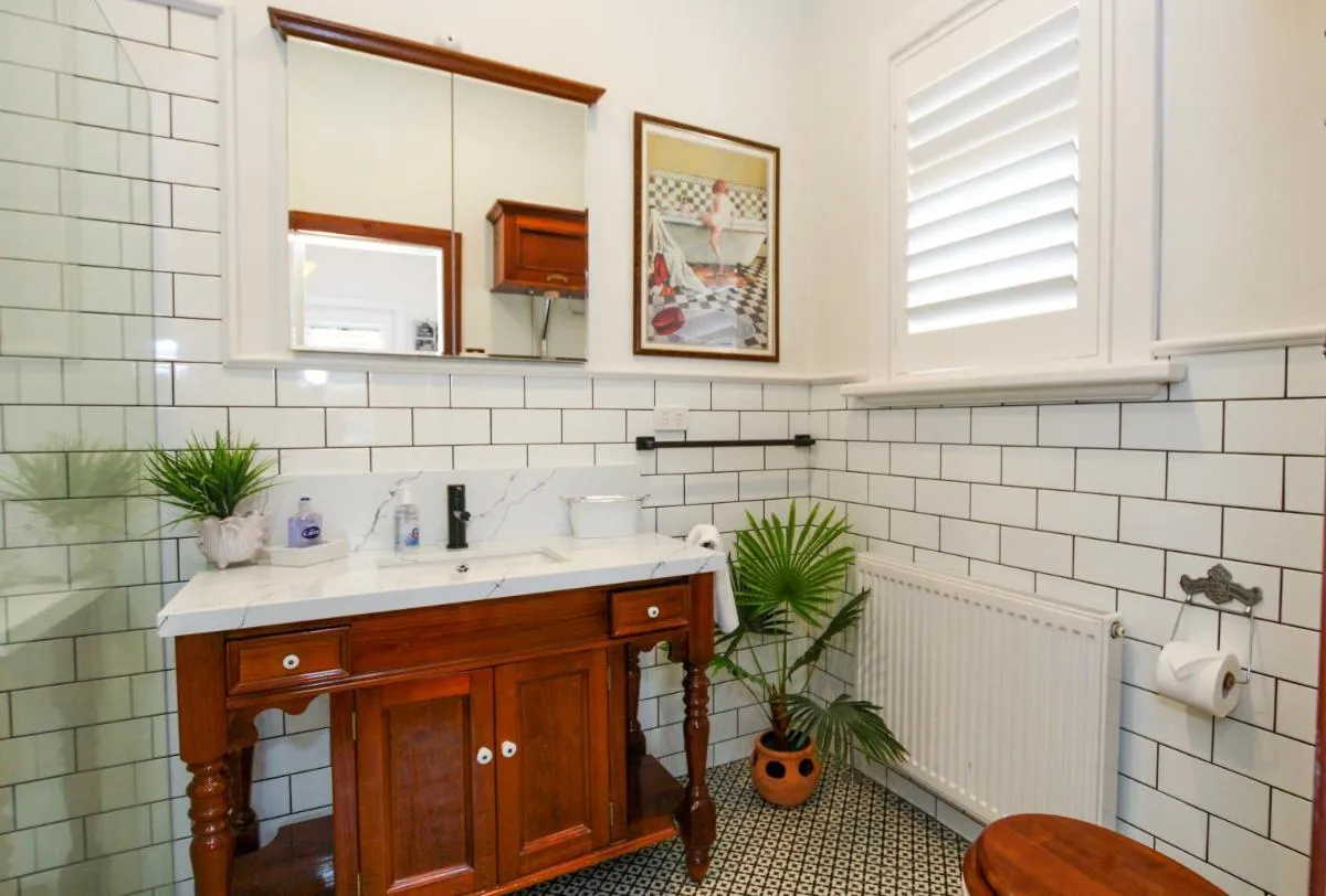 Vintage Charm On St Leonards — 3
