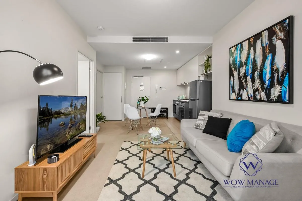 WOW Apartment on Collins — 5