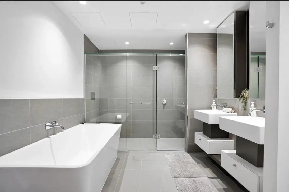 WSP harbour view flat with free parking — 3