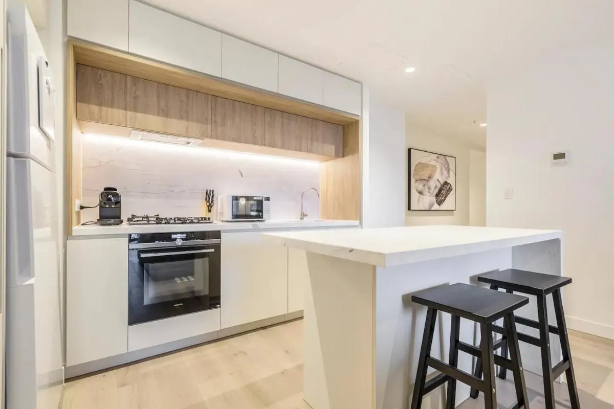 West Side Explore Downtown Melb in Stylish Apt — 5