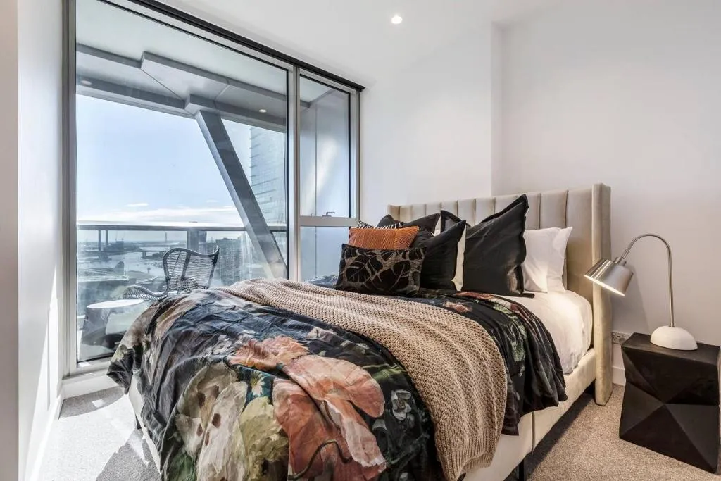 West Side Spencer St Apt w Marvel Stadium View